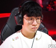 [LCK] 초반부터 적극적으로 상대 몰아친 KT, 1세트 승리