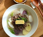 [Weekender] Tteokguk with jidan, beef topping