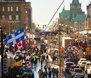 캐나다 수도서 트럭 운전사들 "백신 의무화 반대" 집회