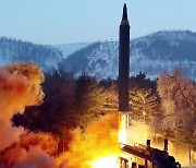 ICBM 도발로 향하는 北..재진입 기술까지 확보했나