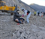 창원 채석장서 발파작업 전 폭발 사고..4명 부상