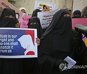 INDIA MUSLIMS PROTEST