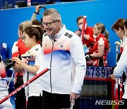 '승부는 승부' 갤런트 한국 컬링 감독, '예비 며느리'에 패배 [베이징2022]