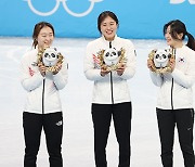 [올림픽 영상] 대한민국 은메달! '여자 3000m 계주' 베뉴 시상식