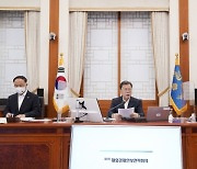 文대통령 "경제·안보엔 임기 없다"..우크라 사태 점검