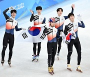 Korea takes silver in men's 5,000-meter relay