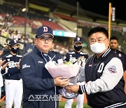 역대 11호 600승 김태형 감독 "절대 얕볼 수 없는 팀 만들고자 했다"[SS인터뷰]