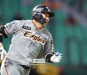 9회 타오른 불꽃 한화..1위 SSG의 자랑 세이브 1위 김택형을 잡았다