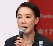 심정지 상태로 발견된 배우 강수연, 의식 못 찾아