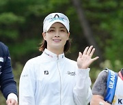 [포토]박결 '아름다운 미소 손인사'