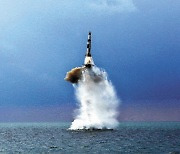 사흘전 ICBM, 이번엔 SLBM..尹 취임 앞두고 '종합도발세트'