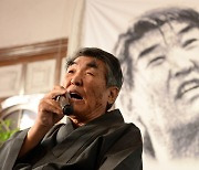 사형선고까지 받았던 '민중시인' 김지하, 자택서 별세..향년 81세(상보)