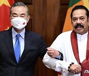 '국가 부도 위기' 스리랑카, '中 주도' AIIB서 1억 달러 지원받는 안 검토