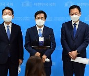 민주, 광역 후보간 연대 선언 잇따라..김동연 구심점 '패키지 전술' 시너지 기대