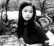 '강수연이 한국 영화였다'.. 사진으로 보는 '월드 스타'의 생애