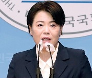 이재명 출마에 "피의자 도주 계획서"..윤희숙 '계양을 맞짱'?