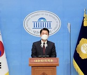 안철수 "새 정부 성공 몸 던지겠다"..국회 재입성 후 당권 도전 예상