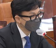 '김건희와 332회 카톡' 공방도.."윤 총장과 연락 위한 것"