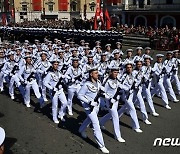러 승전기념일 열병식에 참가 중인 해군