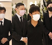 '강수연 빈소', 예지원 정유미 등 동료배우들 이틀째 조문 행렬