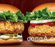 버거킹, '도넛 치킨버거' 신메뉴 3종 출시.. "치킨버거의 두툼한 진화"