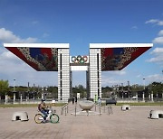 올림픽공원 평화의 문 '사신도'..34년간 색감 그대로 유지된 까닭