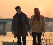 '우리들의 블루스' 이병헌·신민아, 살아갈 희망 불씨 지폈다..시청률 자체 최고