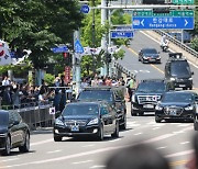 서초↔용산 '출퇴근 대통령'.."20분째 정차, 지각할 뻔"