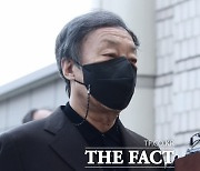 '뇌물 2억' 윤우진 첫 재판서 혐의 부인.."편법 기소"