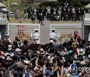 [포토] 시민들에게 열리는 청와대 정문