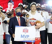 [포토]김선형, 챔피언결정전 MVP