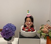 홍현희, 출산 앞두고 얼굴 반쪽 됐네..12시 기상→케이크 앞 꽃받침 "다시 찍자"