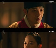 [종합] '붉은 단심' 이준, 강한나와 궁궐에서 다시 만났다 '애틋 재회'