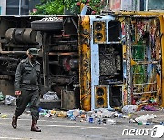 스리랑카, 軍 발포 명령에도 시위격화..경찰에 실탄 사용 명령(상보)