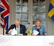 英,  핀란드·스웨덴에 안보 약속.."주권국가, 결정내릴 자유 있어야"(상보)