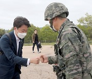 이준석 "병사 月200만 원 어려워..재정 나아지면 최우선 실천"