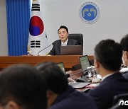 '文 임명' 권덕철·노형욱, 국무회의에..정족수 부족에 '장관 꿔주기'