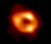우리은하 중심부 블랙홀 실제 이미지 첫 포착..블랙홀 연구 진전 쾌거