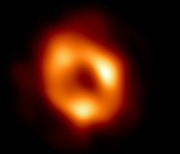 [지금은 우주] 우리은하 중심 블랙홀 선명하게 찍었다