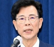 '지방공무원법 위반' 김한근 강릉시장 파기환송심서 무죄