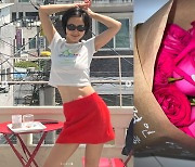 '마이큐♥' 김나영, 프러포즈 받았나봐! 장미다발에 감격