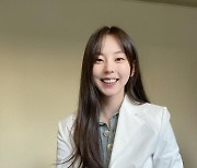 안소희, 데뷔 때와 변함없는 상큼미소로 저녁인사 "맛저♥" [스타IN★]