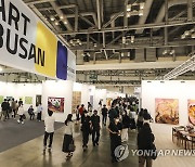 미술품 거래시장 '아트부산' 개막..21개국 133개 갤러리 참가