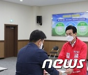 [후보등록] 경남교육감 선거 직선제 이후 첫 양자 대결..박종훈 3선 가나