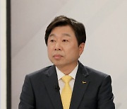 토론회 준비하는 김영진 정의당 후보