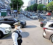 "길에 수십만명 묶어두나" 불만 터졌다..'소통대통령' 尹의 그늘