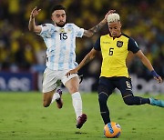에콰도르, 월드컵 출전권 박탈 당하나.. "국적이 다르잖아"
