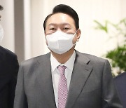 윤대통령, 북한에 '백신지원' 실무접촉 제의 방침