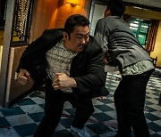 [리뷰-범죄도시2]'한국형 슈퍼히어로'.. 통쾌한 액션 살리고 세계관 넓혔다