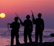 "공군 부대서 코로나 집단감염 은폐..병사들 인권 무시"